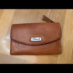 NWOT Fossil leather wallet